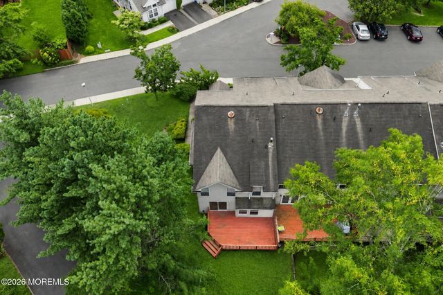 24 Parkside Drive, Jamesburg, NJ 08831