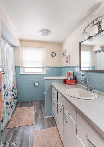 6445 Lake Avenue, Elyria, OH 44035