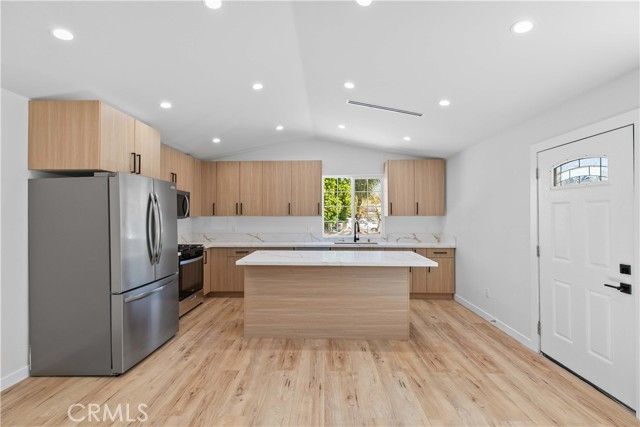 8401 Kester, Panorama City (los Angeles), CA 91402