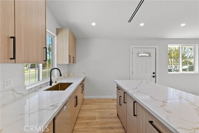 8401 Kester, Panorama City (los Angeles), CA 91402