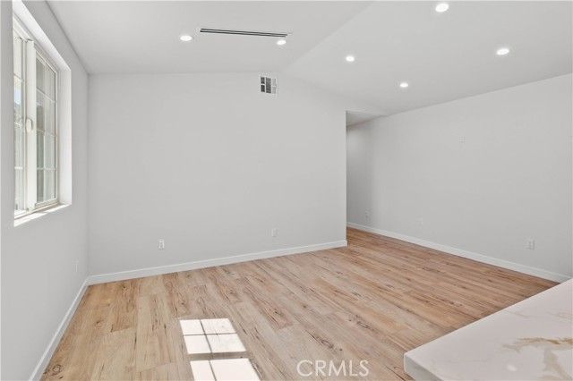 8401 Kester, Panorama City (los Angeles), CA 91402