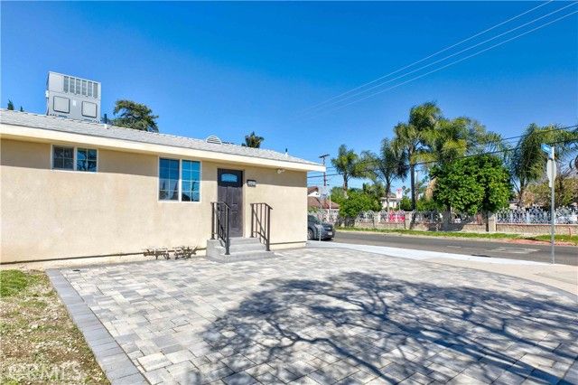 8401 Kester, Panorama City (los Angeles), CA 91402