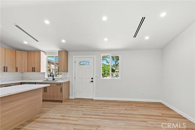 8401 Kester, Panorama City (los Angeles), CA 91402