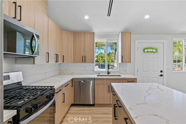 8401 Kester, Panorama City (los Angeles), CA 91402