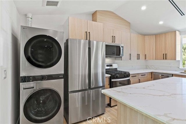 8401 Kester, Panorama City (los Angeles), CA 91402