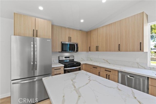 8401 Kester, Panorama City (los Angeles), CA 91402