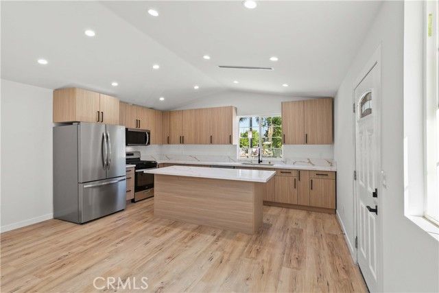 8401 Kester, Panorama City (los Angeles), CA 91402