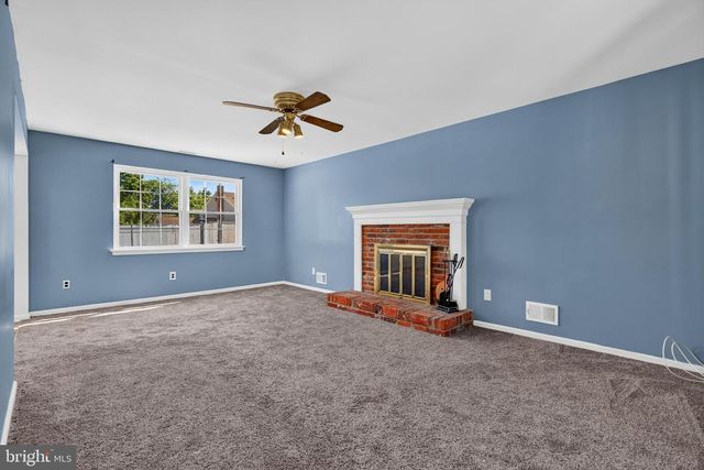 15 UTICA RD, Marlton, NJ 08053