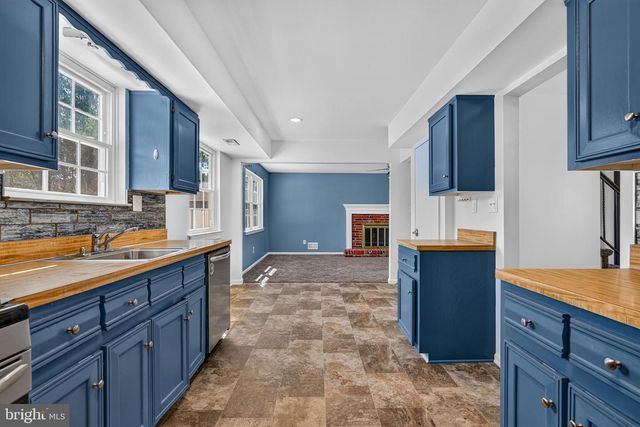 15 UTICA RD, Marlton, NJ 08053