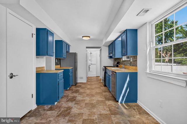 15 UTICA RD, Marlton, NJ 08053