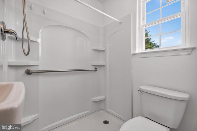 15 UTICA RD, Marlton, NJ 08053