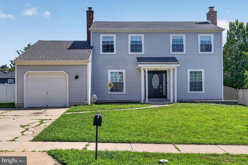 15 UTICA RD, Marlton, NJ 08053