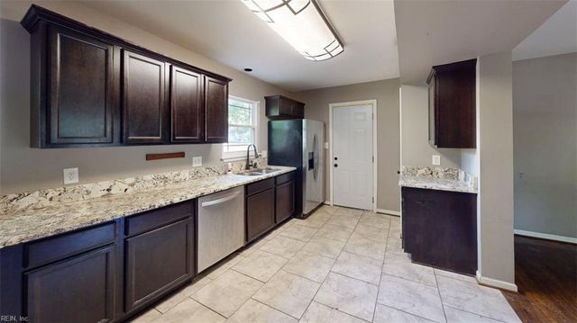 128 Edsyl ST, Newport News, VA 23602