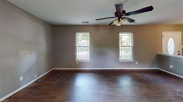 128 Edsyl ST, Newport News, VA 23602