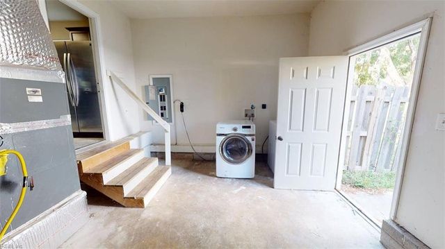 128 Edsyl ST, Newport News, VA 23602