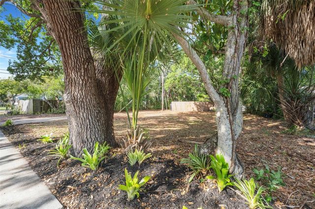 2715 5TH STREET S, St Petersburg, FL 33705