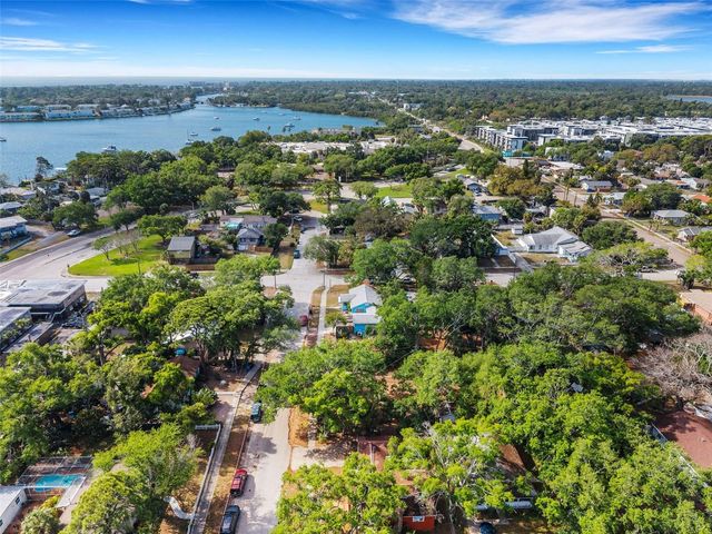 2715 5TH STREET S, St Petersburg, FL 33705