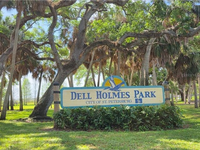2715 5TH STREET S, St Petersburg, FL 33705