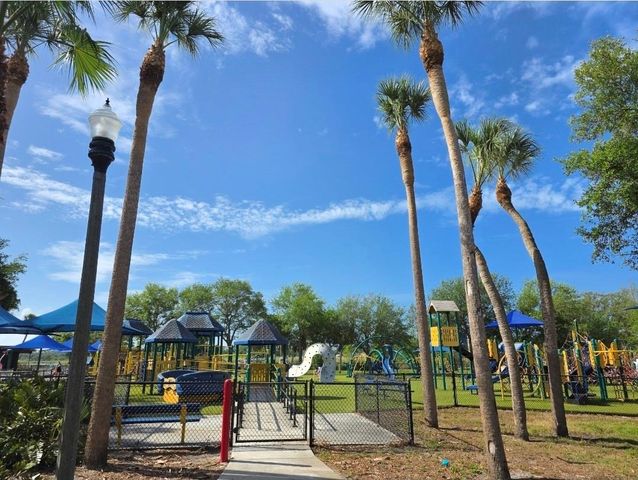 2715 5TH STREET S, St Petersburg, FL 33705