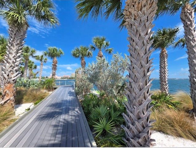 2715 5TH STREET S, St Petersburg, FL 33705