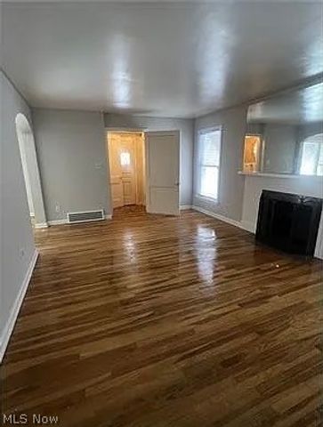 15511 Delrey Avenue, Cleveland, OH 44128