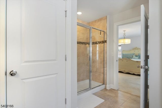 10 Albie Dr, Mountain Lakes Boro, NJ 07046