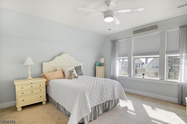 10 Albie Dr, Mountain Lakes Boro, NJ 07046