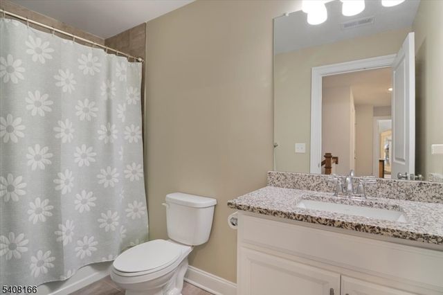 10 Albie Dr, Mountain Lakes Boro, NJ 07046