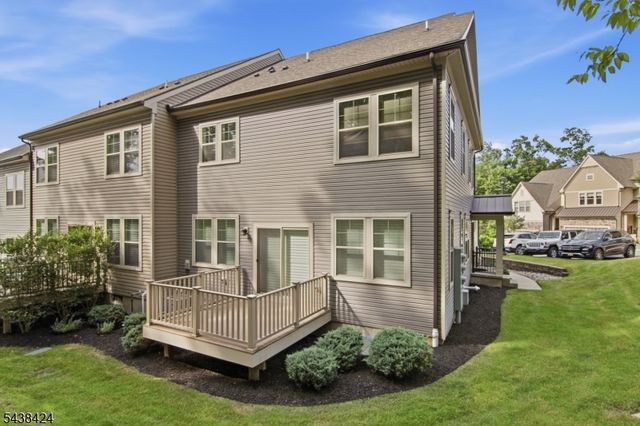 10 Albie Dr, Mountain Lakes Boro, NJ 07046
