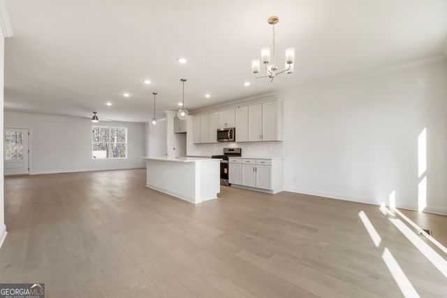 624 Oakleaf Grove Lane, Sugar Hill, GA 30518