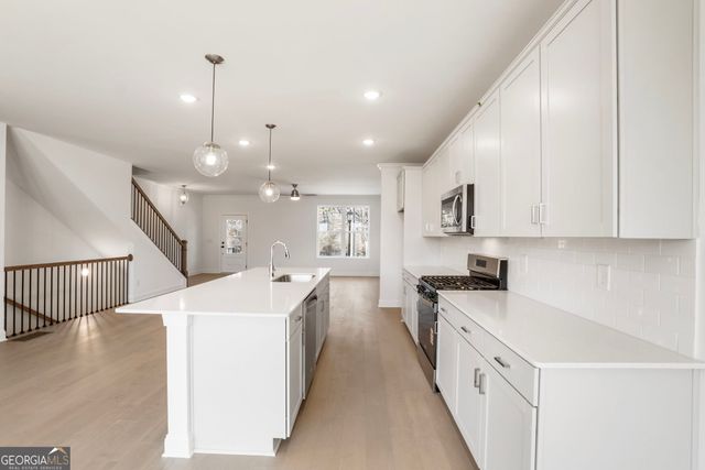 624 Oakleaf Grove Lane, Sugar Hill, GA 30518