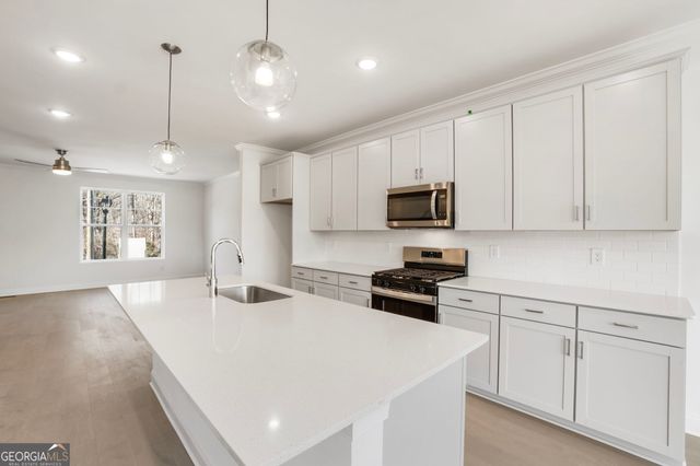 624 Oakleaf Grove Lane, Sugar Hill, GA 30518