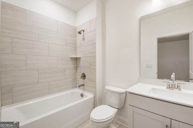 624 Oakleaf Grove Lane, Sugar Hill, GA 30518