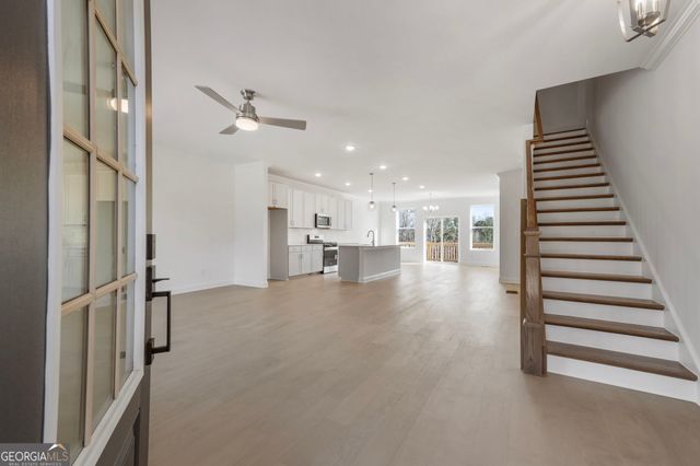 624 Oakleaf Grove Lane, Sugar Hill, GA 30518