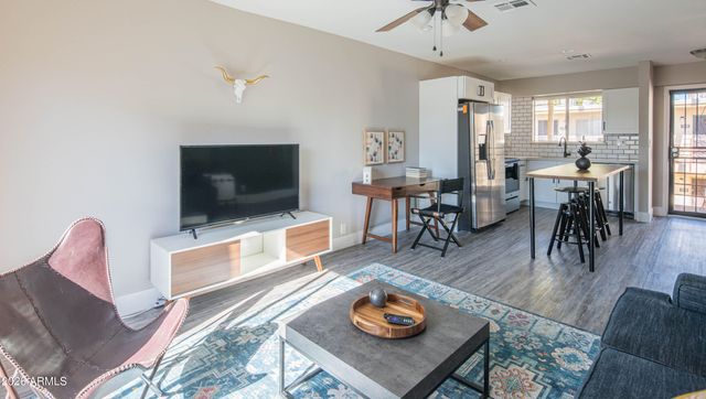 4600 N 68TH Street 326, Scottsdale, AZ 85251