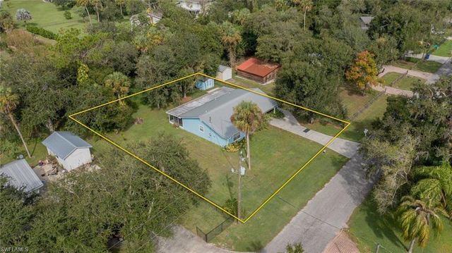 1076 Park DR, Labelle, FL 33935