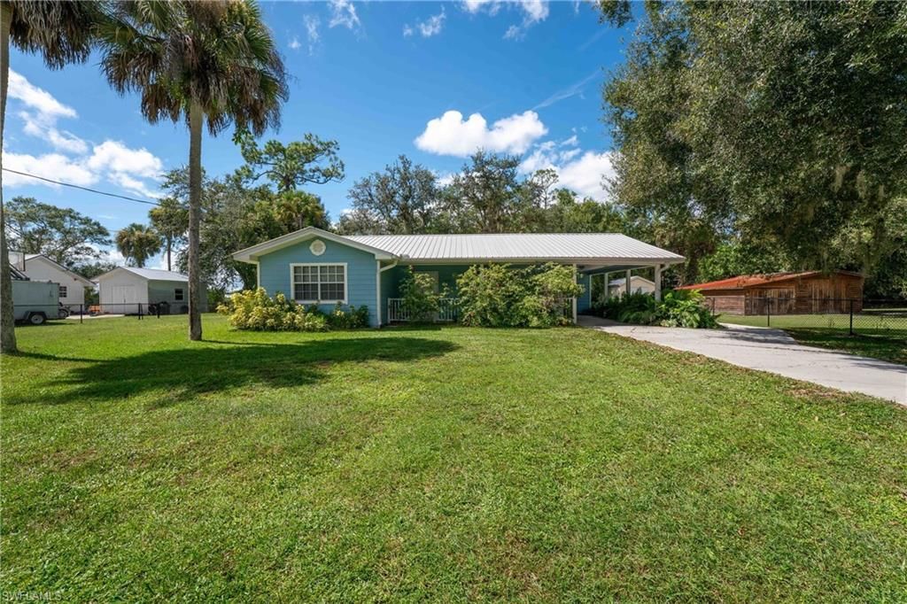 1076 Park DR, Labelle, FL 33935