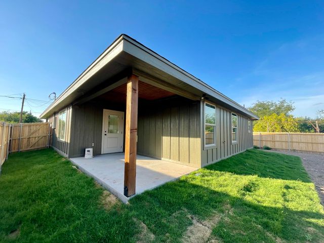 13 E 28th Street, San Angelo, TX 76903