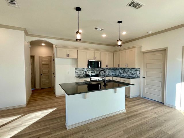 13 E 28th Street, San Angelo, TX 76903
