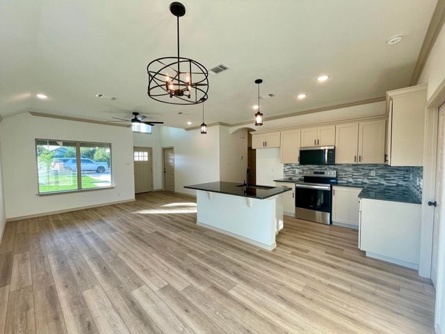 13 E 28th Street, San Angelo, TX 76903