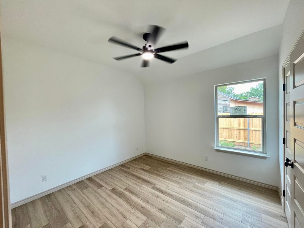 Image 10 of property listing at 13 E 28th Street, San Angelo, TX 76903