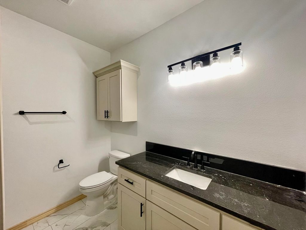 Image 11 of property listing at 13 E 28th Street, San Angelo, TX 76903