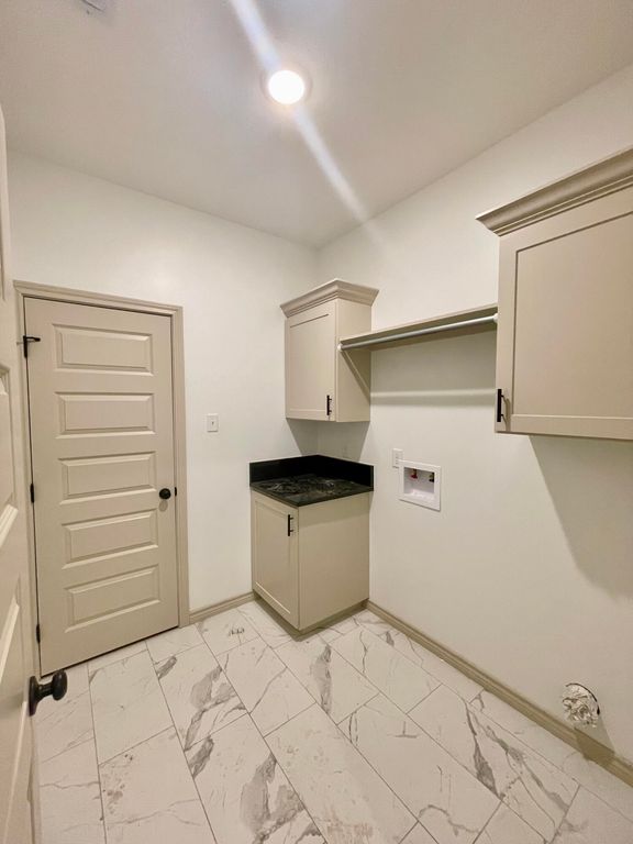 Image 13 of property listing at 13 E 28th Street, San Angelo, TX 76903
