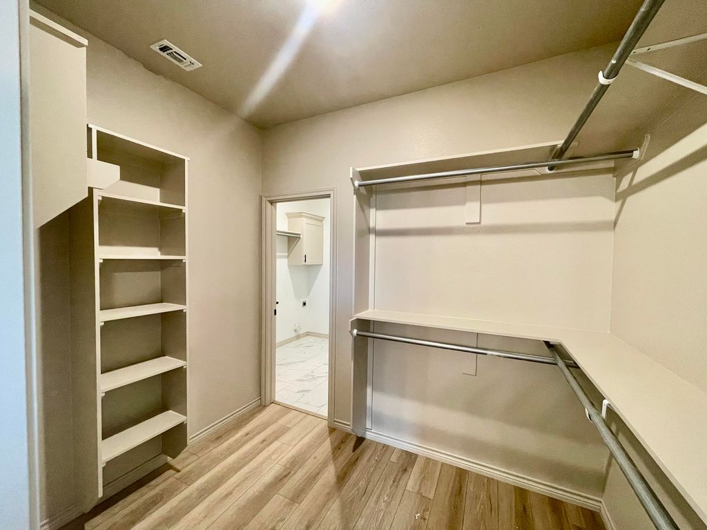 Image 8 of property listing at 13 E 28th Street, San Angelo, TX 76903