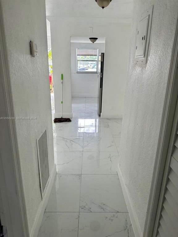 7101 SW 89th Court 104, Miami, FL 33173