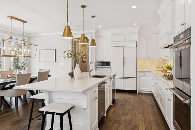 15710 Highwood Drive, Minnetonka, MN 55345