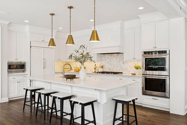 15710 Highwood Drive, Minnetonka, MN 55345