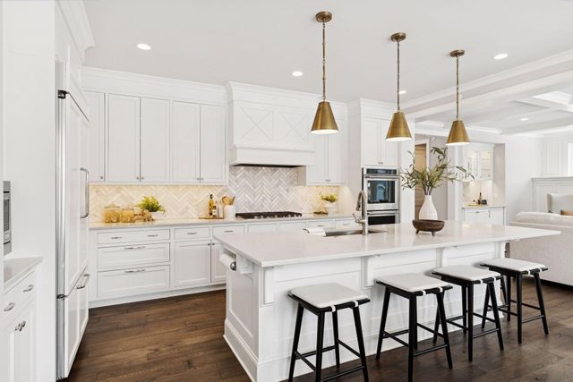 15710 Highwood Drive, Minnetonka, MN 55345