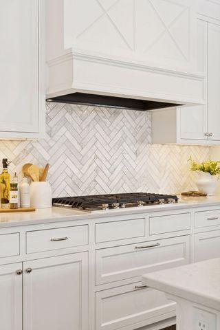 15710 Highwood Drive, Minnetonka, MN 55345