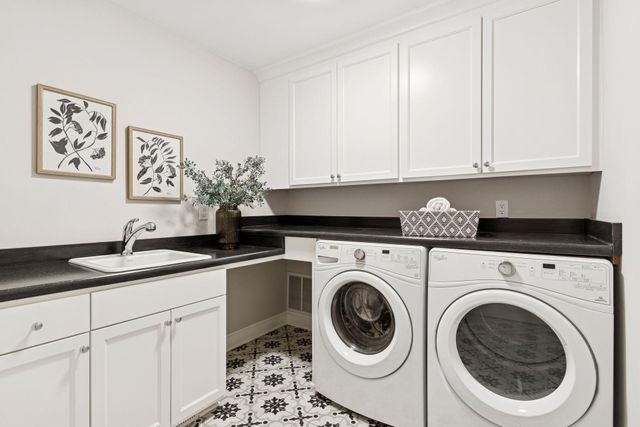 15710 Highwood Drive, Minnetonka, MN 55345